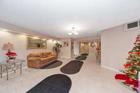 1450 Sandpebble Dr W #346, Wheeling, IL 60090 photo 2