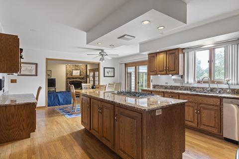 30 W173 White Oak Ln, Wayne, IL 60184 photo 5