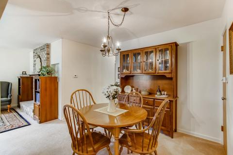 1208 E Liberty Dr, Wheaton, IL 60187 photo 6
