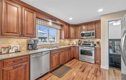 128 Cherry St, Cary, IL 60013 photo 9
