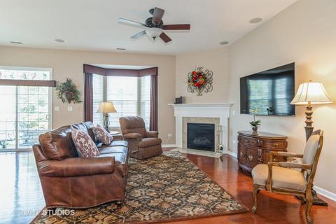 3886 Seigle Dr S, Elgin, IL 60124 photo 3