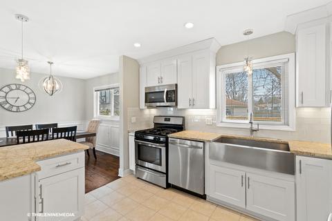 600 Decatur St, Hoffman Estates, IL 60169 photo 12