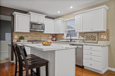 1188 N Pointe Dr, Normal, IL 61761 photo 3