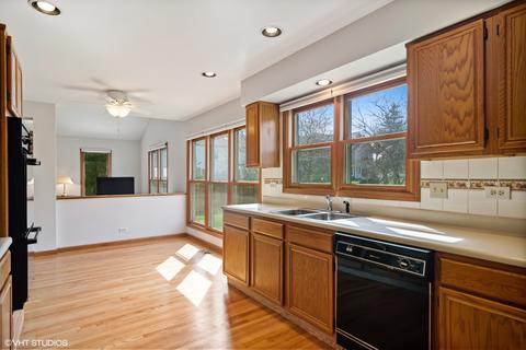 5265 Elliott Dr, Hoffman Estates, IL 60192 photo 12
