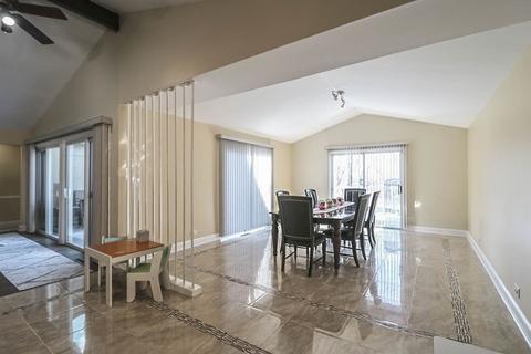 1890 Big Bend Dr, Des Plaines, IL 60016 photo 7