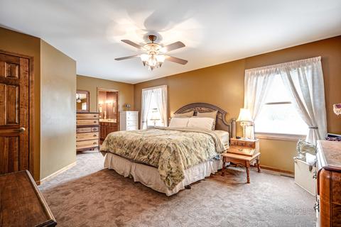 2409 W Wright Rd W, Mchenry, IL 60050 photo 9