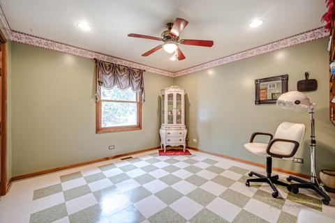2409 W Wright Rd W, Mchenry, IL 60050 photo 13