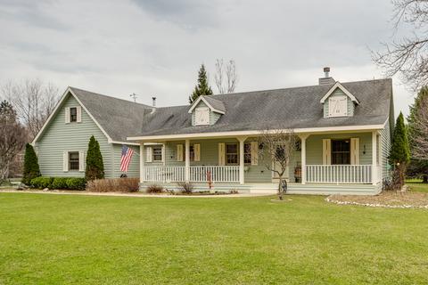 2409 W Wright Rd W, Mchenry, IL 60050 photo 1