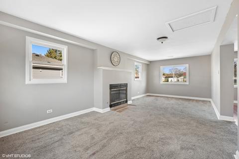 235 W Thacker St, Hoffman Estates, IL 60169 photo 7