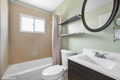 235 W Thacker St, Hoffman Estates, IL 60169 photo 9