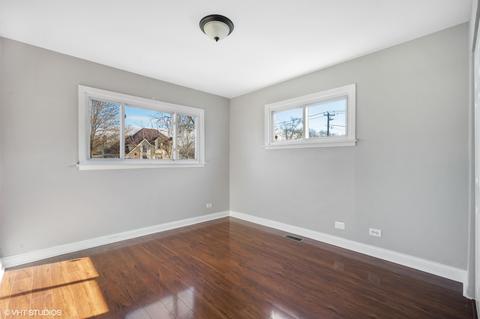 235 W Thacker St, Hoffman Estates, IL 60169 photo 10