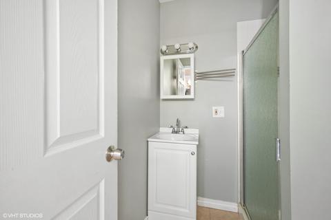 235 W Thacker St, Hoffman Estates, IL 60169 photo 12