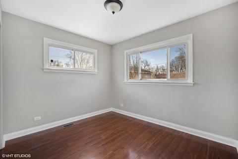235 W Thacker St, Hoffman Estates, IL 60169 photo 11