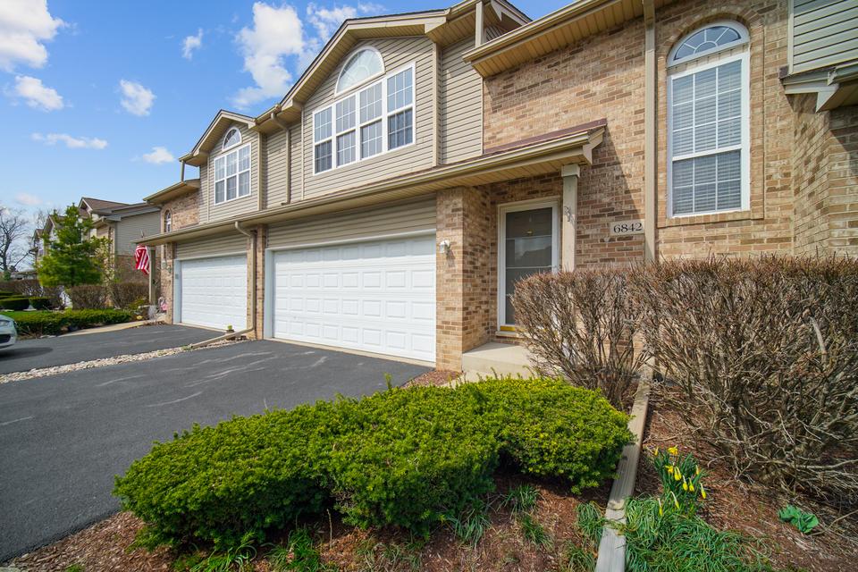 6842 179th St, Tinley Park, IL 60477 photo 2