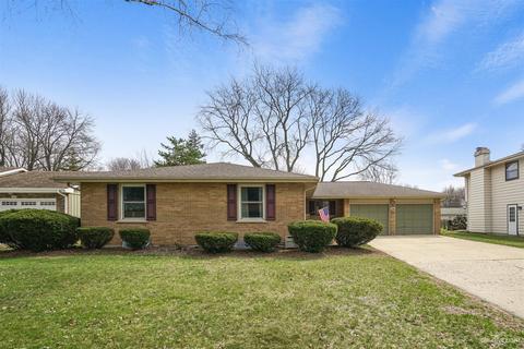 987 Ruth Dr, Elgin, IL 60123 photo 2