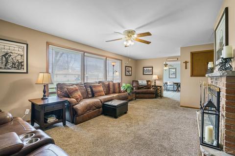 987 Ruth Dr, Elgin, IL 60123 photo 11