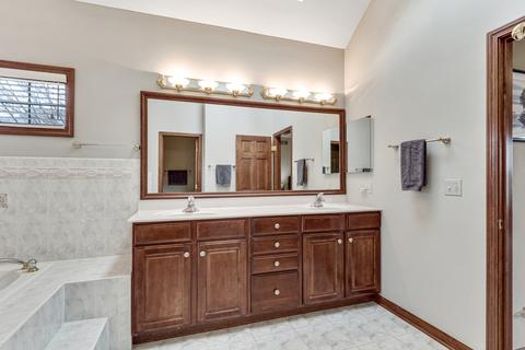 3670 Bunker Hill Dr, Algonquin, IL 60102 photo 19