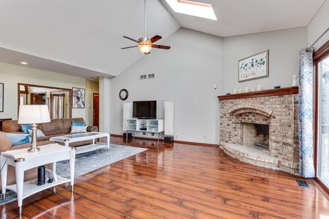 3670 Bunker Hill Dr, Algonquin, IL 60102 photo 8