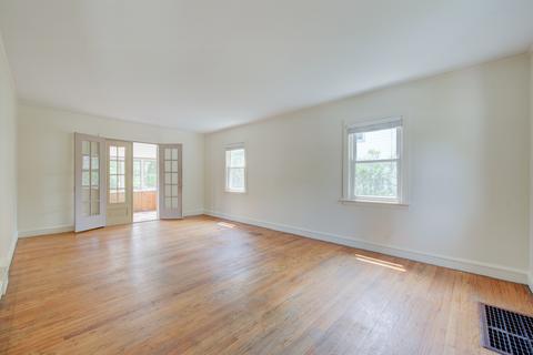 369 S Wolf Rd, Des Plaines, IL 60016 photo 12