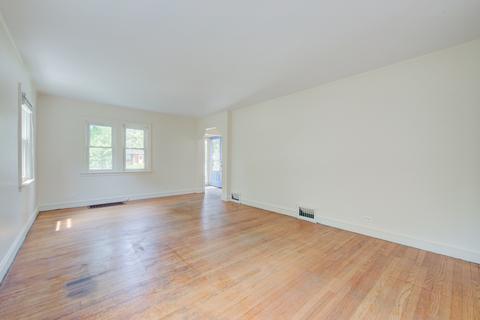 369 S Wolf Rd, Des Plaines, IL 60016 photo 11