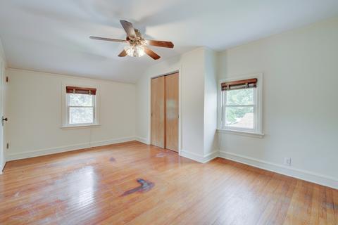 369 S Wolf Rd, Des Plaines, IL 60016 photo 18