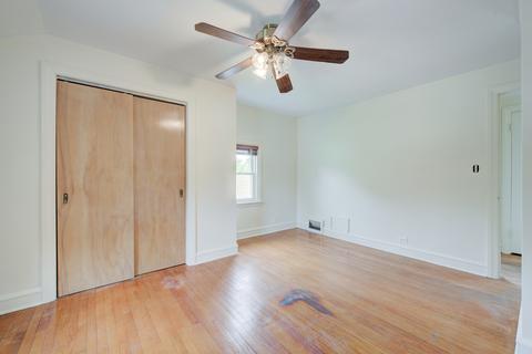 369 S Wolf Rd, Des Plaines, IL 60016 photo 17