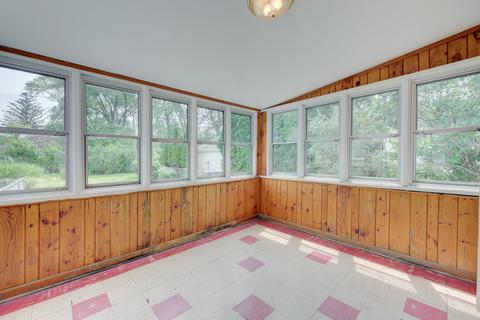369 S Wolf Rd, Des Plaines, IL 60016 photo 13
