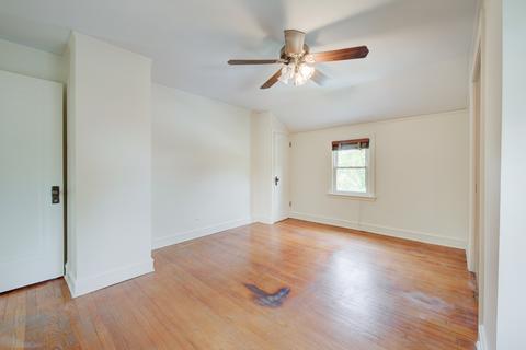 369 S Wolf Rd, Des Plaines, IL 60016 photo 22