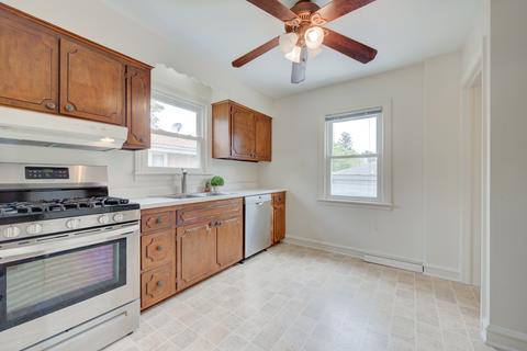 369 S Wolf Rd, Des Plaines, IL 60016 photo 6