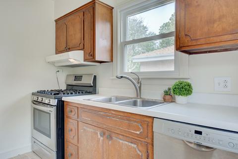 369 S Wolf Rd, Des Plaines, IL 60016 photo 8