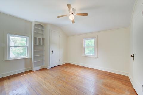 369 S Wolf Rd, Des Plaines, IL 60016 photo 20