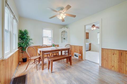369 S Wolf Rd, Des Plaines, IL 60016 photo 3