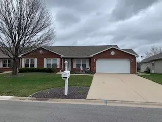 3013 Independence Dr, Peru, IL 61354 photo 1
