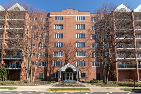 1600 E Thacker St #302, Des Plaines, IL 60016 photo 2