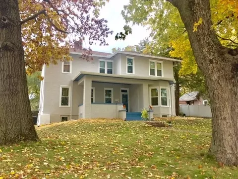 718 Rock St, Peru, IL 61354 photo 2
