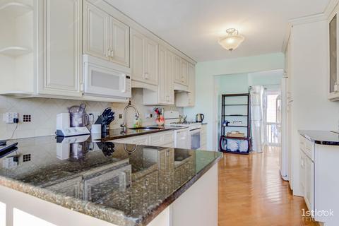 7532 Heritage Ct, Summit, IL 60501 photo 4