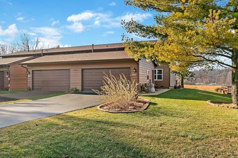 9901 Amanda Ln, Algonquin, IL 60102 photo 1