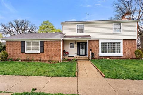 460 Maple Ave, Aurora, IL 60505 photo 1