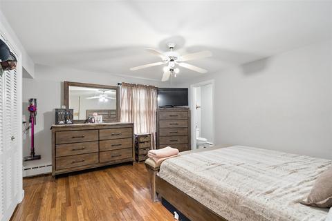 460 Maple Ave, Aurora, IL 60505 photo 10