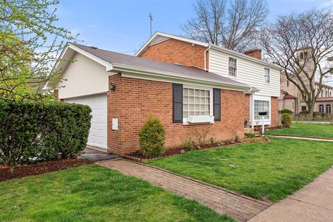 460 Maple Ave, Aurora, IL 60505 photo 18