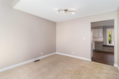 1201 Trinity Dr, Carol Stream, IL 60188 photo 4