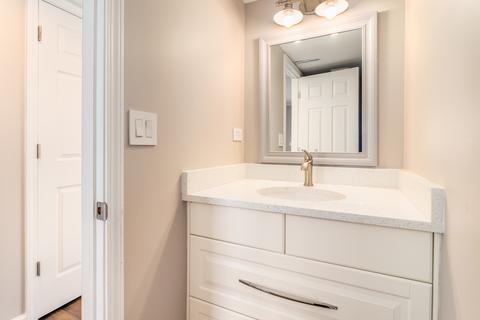 1201 Trinity Dr, Carol Stream, IL 60188 photo 15