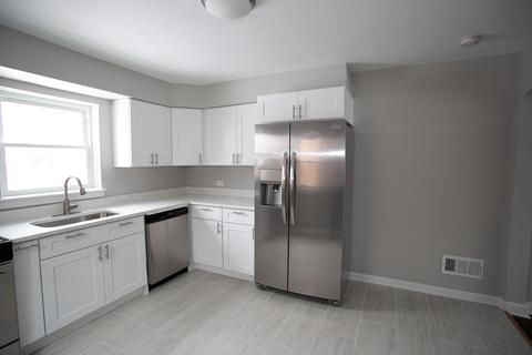 8015 S Artesian Ave, Chicago, IL 60652 photo 5