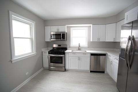 8015 S Artesian Ave, Chicago, IL 60652 photo 4