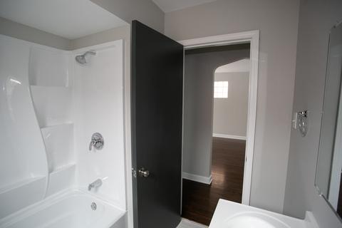 8015 S Artesian Ave, Chicago, IL 60652 photo 12