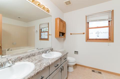 1020 Stockbridge Ct, Elgin, IL 60120 photo 27