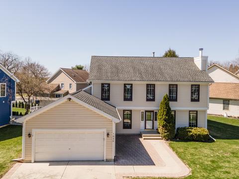 1020 Stockbridge Ct, Elgin, IL 60120 photo 4