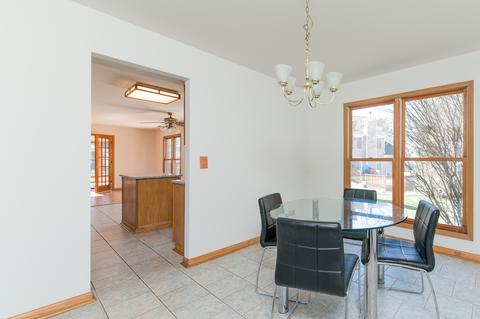 1020 Stockbridge Ct, Elgin, IL 60120 photo 12