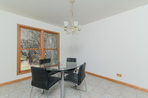 1020 Stockbridge Ct, Elgin, IL 60120 photo 11