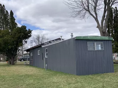 327 N Maple St, Compton, IL 61318 photo 12